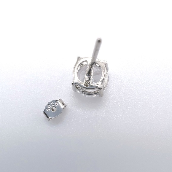 7mm Round Cz Solitaire .925 Sterling Silver Stud Earrings - Picture 14 of 16
